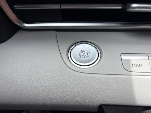 Used 2023 Hyundai Elantra Limited FWD image 23