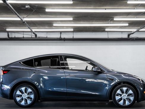 Used 2023 Tesla Model Y Long Range image 6
