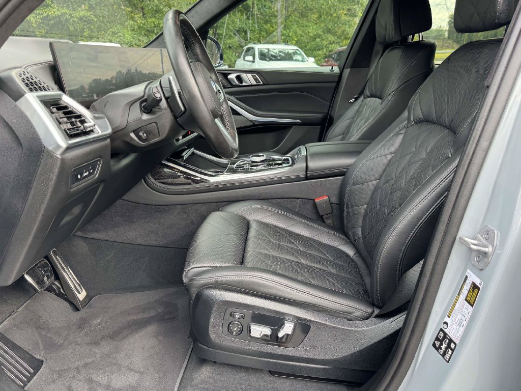 Used 2025 BMW X7 xDrive40i w/ M Sport Package AWD/4WD image 21