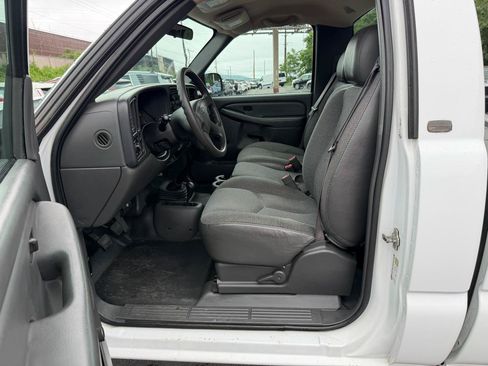 Used 2005 Chevrolet Silverado 2500 W/T AWD/4WD image 9