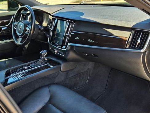 Used 2019 Volvo S90 T5 Momentum FWD image 25