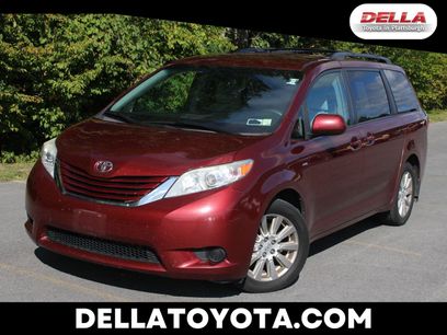 Used 2017 Toyota Sienna LE