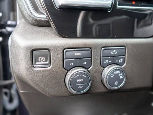 Used 2022 Chevrolet Silverado 1500 LT image 21