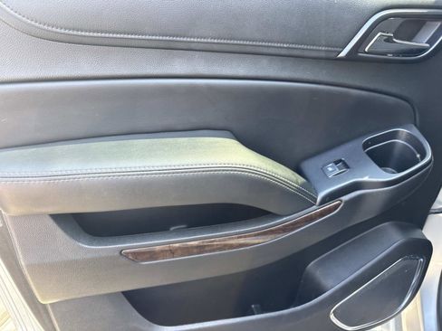 Used 2017 Chevrolet Suburban LT image 33