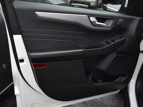 Used 2024 Ford Escape Platinum AWD/4WD image 12
