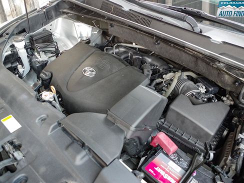 Used 2019 Toyota Highlander Plus AWD/4WD image 28