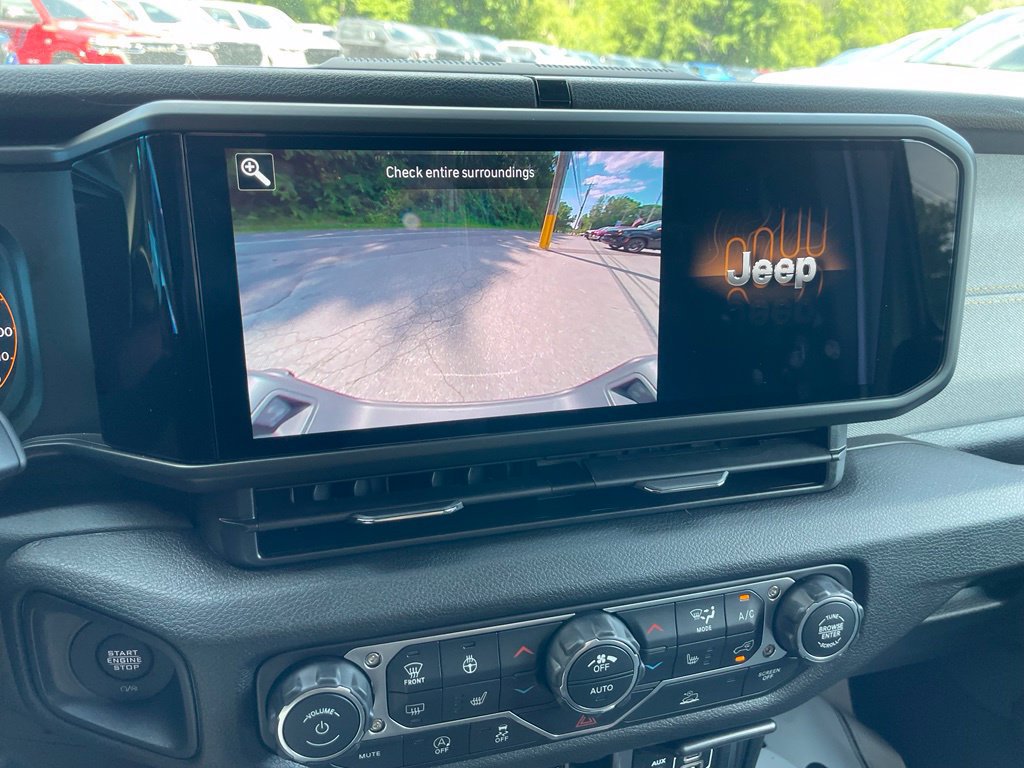 New 2026 Jeep Gladiator Sport AWD/4WD image 15