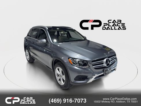 Used 2018 Mercedes-Benz GLC 300 w/ Premium Package image 15