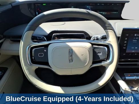 Used 2025 Lincoln Nautilus Reserve AWD/4WD image 14