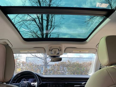 Used 2022 Audi Q8 Premium Plus image 30