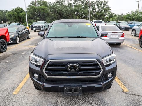 Used 2018 Toyota Tacoma SR5 RWD image 5