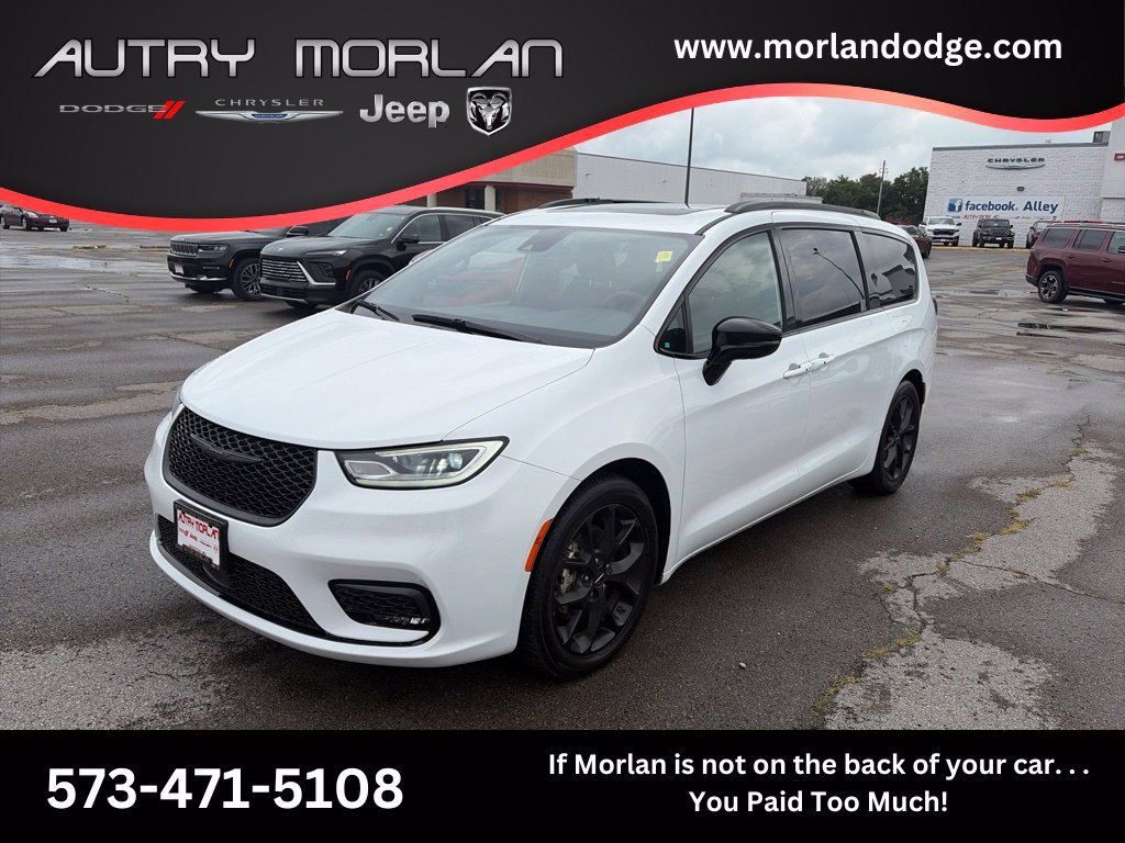 Used 2025 Chrysler Pacifica Limited FWD image 1
