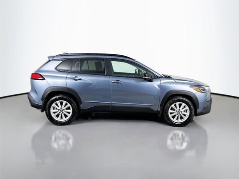 Used 2025 Toyota Corolla Cross LE w/ Moonroof Package AWD/4WD image 10
