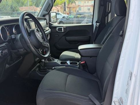 Used 2018 Jeep Wrangler Unlimited Sport S AWD/4WD image 11