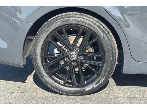 Used 2025 Toyota Camry SE FWD image 31
