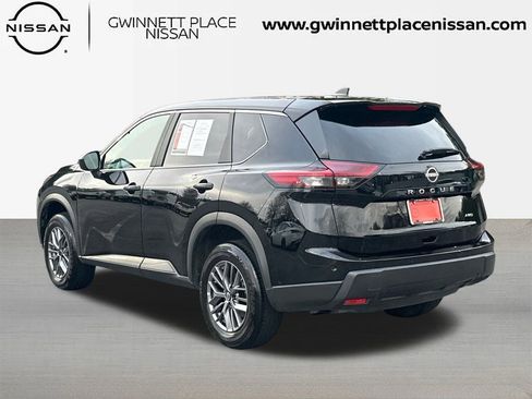 Used 2024 Nissan Rogue S image 7
