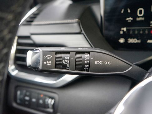 Used 2024 GMC Acadia Elevation image 23