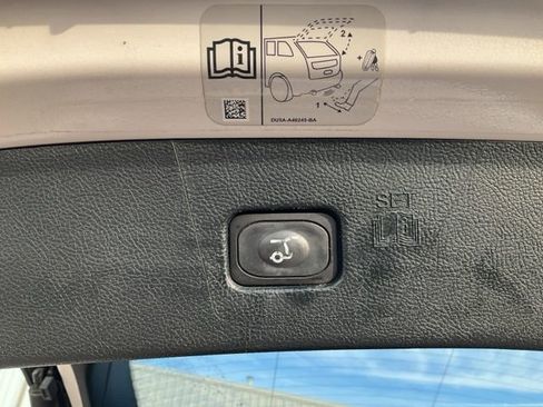 Used 2019 Ford Edge SEL w/ Equipment Group 201A image 32