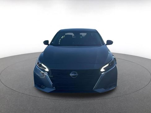 Used 2025 Nissan Altima 2.5 SV image 8