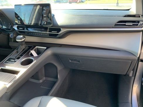 Used 2023 Toyota Sienna XLE image 15