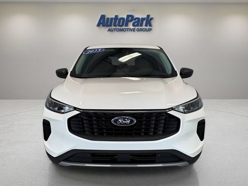 Certified 2023 Ford Escape Active AWD/4WD image 2