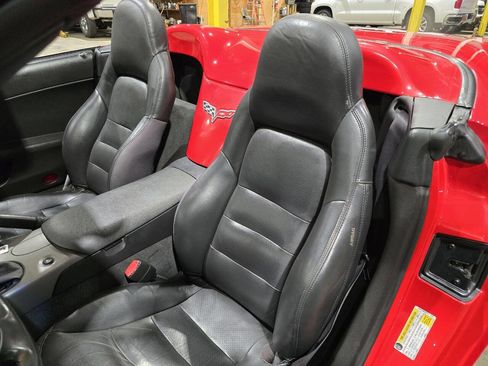 Used 2007 Chevrolet Corvette Convertible w/ Preferred Equipment Group image 28