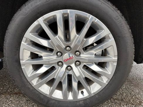 Used 2023 GMC Yukon XL Denali w/ Denali Reserve Package image 21