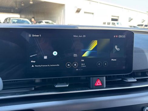 Used 2026 Kia Carnival FWD image 21