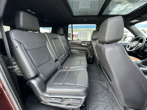 Used 2023 Chevrolet Suburban Z71 w/ Luxury Package image 23