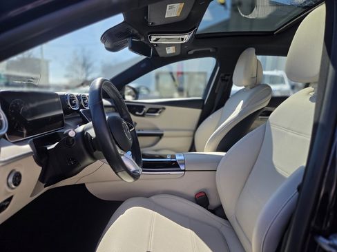 Used 2022 Mercedes-Benz C 300 4MATIC Sedan w/ Pinnacle Trim Package image 15