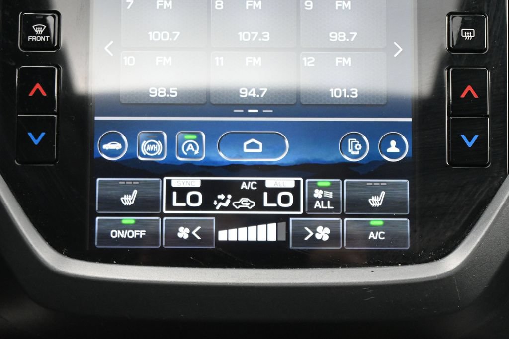 Used 2025 Subaru Forester Premium AWD/4WD image 23