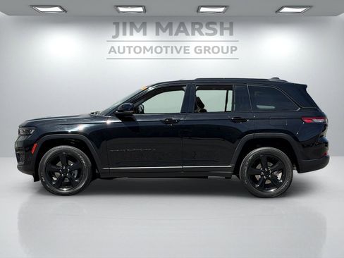 Certified 2023 Jeep Grand Cherokee Altitude AWD/4WD image 3