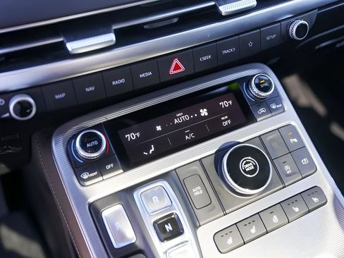 Used 2023 Hyundai Palisade Calligraphy image 19