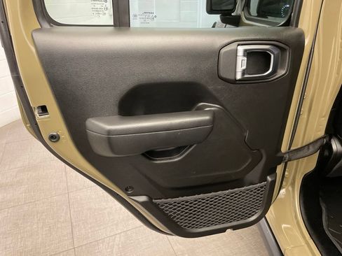 Certified 2025 Jeep Wrangler Unlimited Rubicon w/ Convenience Group AWD/4WD image 24