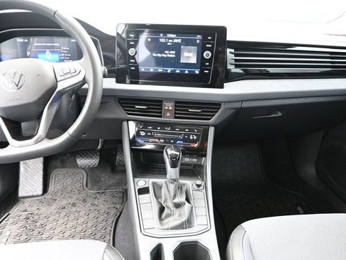 Used 2025 Volkswagen Jetta SE image 14