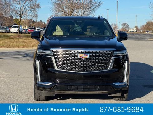 Used 2024 Cadillac Escalade Premium Luxury image 11