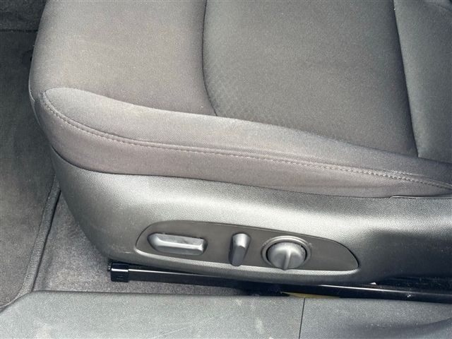 Used 2023 Chevrolet Malibu LT FWD image 17