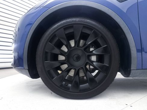 Used 2021 Tesla Model Y Long Range AWD/4WD image 21