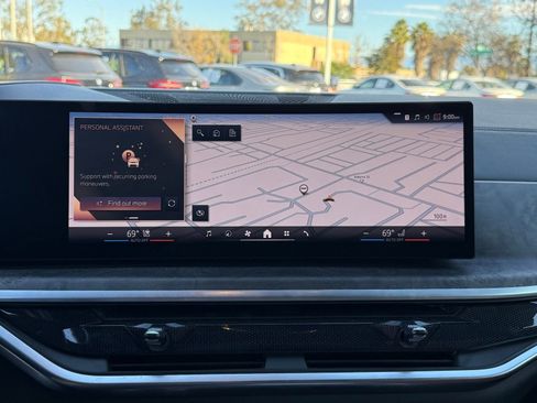 Certified 2024 BMW X7 xDrive40i w/ M Sport Package image 28