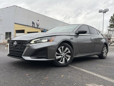 Used 2024 Nissan Altima 2.5 S image 1