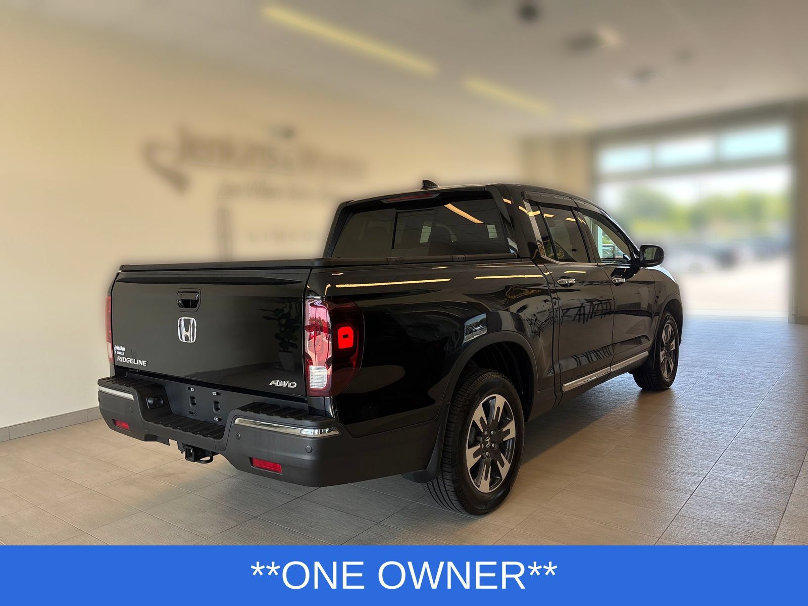 Used 2018 Honda Ridgeline RTL-E image 2
