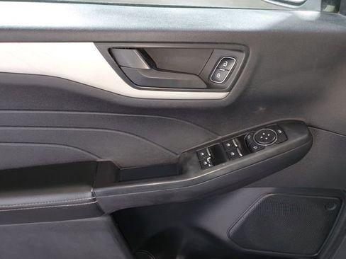 Used 2022 Ford Escape S image 21