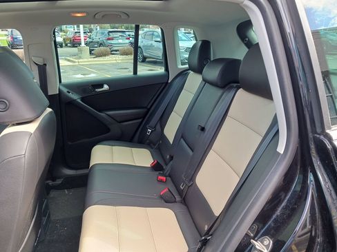 Used 2016 Volkswagen Tiguan SE image 6