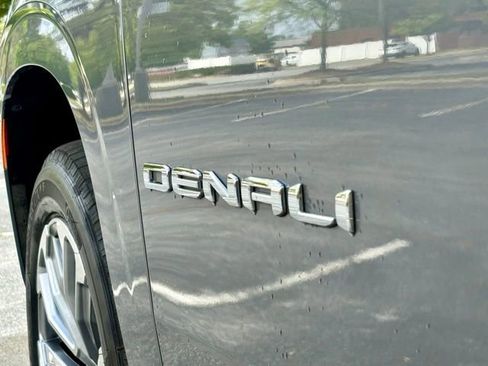Used 2022 GMC Yukon Denali image 15