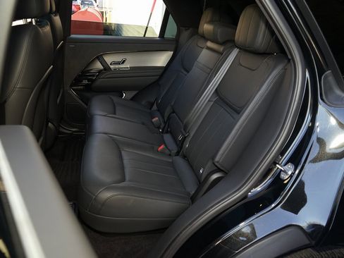 Used 2023 Land Rover Range Rover Sport SE image 22