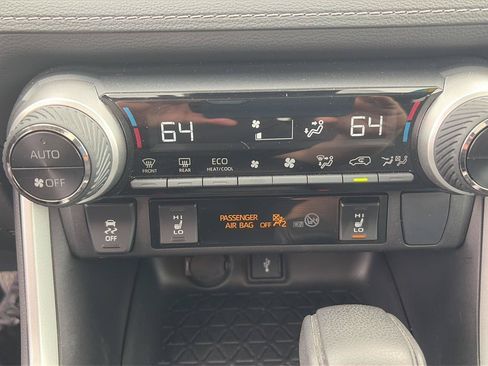 Used 2022 Toyota RAV4 XLE w/ Convenience Package AWD/4WD image 30