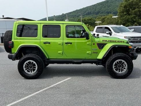 Used 2025 Jeep Wrangler Unlimited Rubicon AWD/4WD image 14