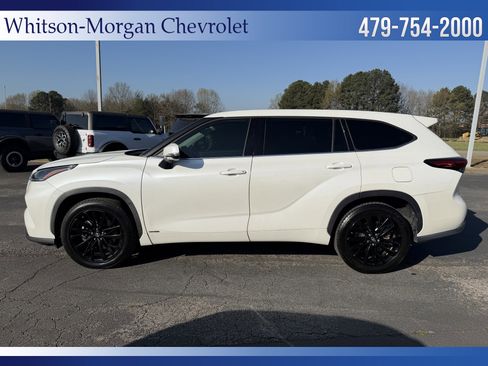 Used 2021 Toyota Highlander L image 8