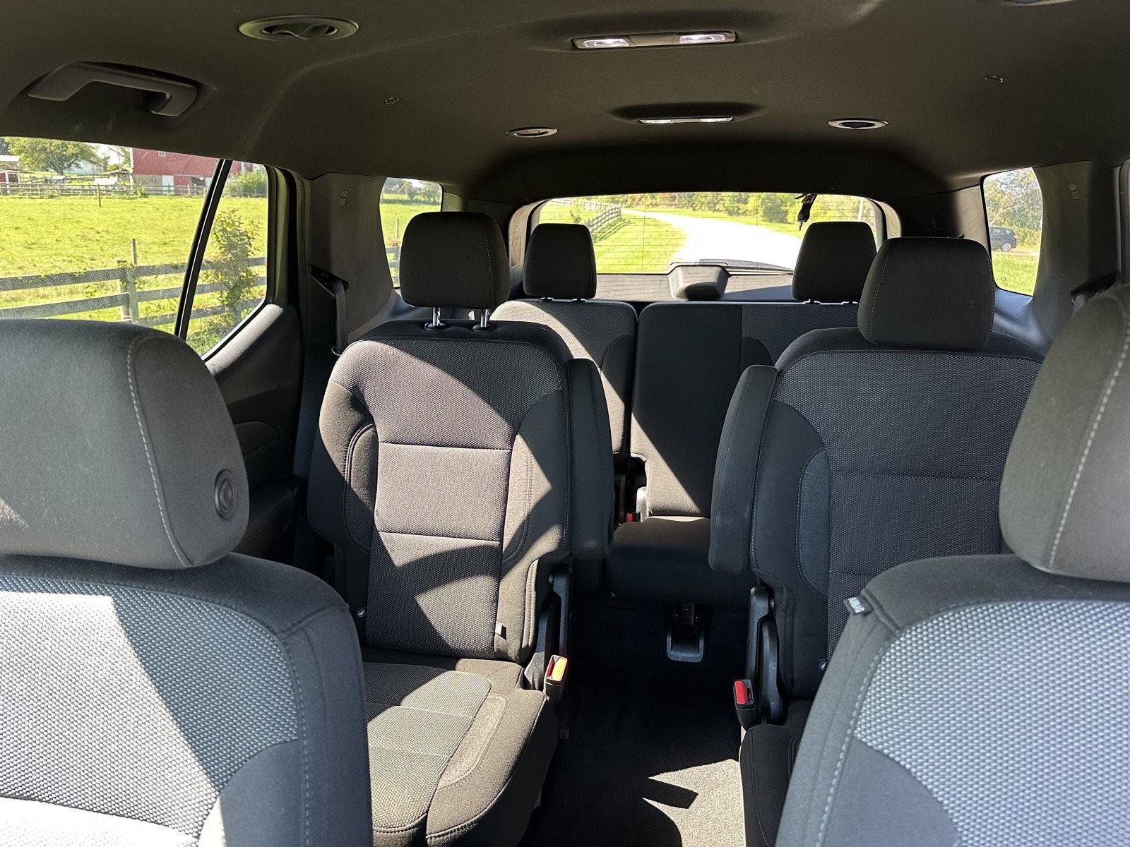 Used 2023 Chevrolet Traverse LT FWD image 38
