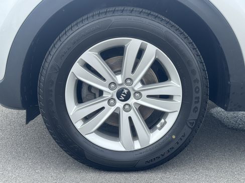 Used 2019 Kia Sportage LX AWD/4WD image 11
